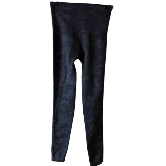 SPANX Look At Me Now Seamless Leggings Size Small - Picture 2 of 3